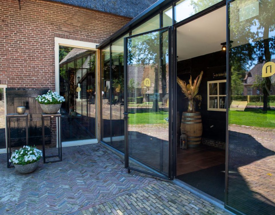 De ingang van het restaurant van Narline in Zuidwolde, Drenthe.